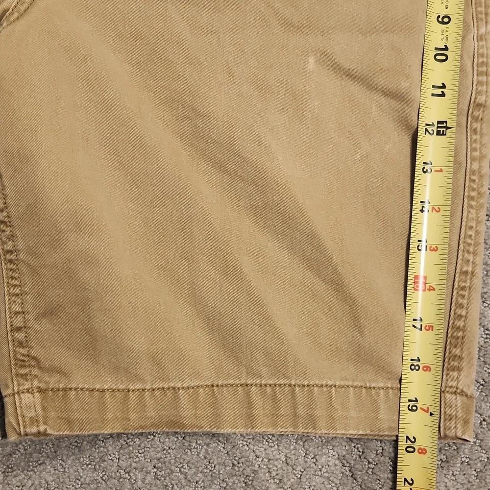 Men's Tan Flat Front Shorts. 36